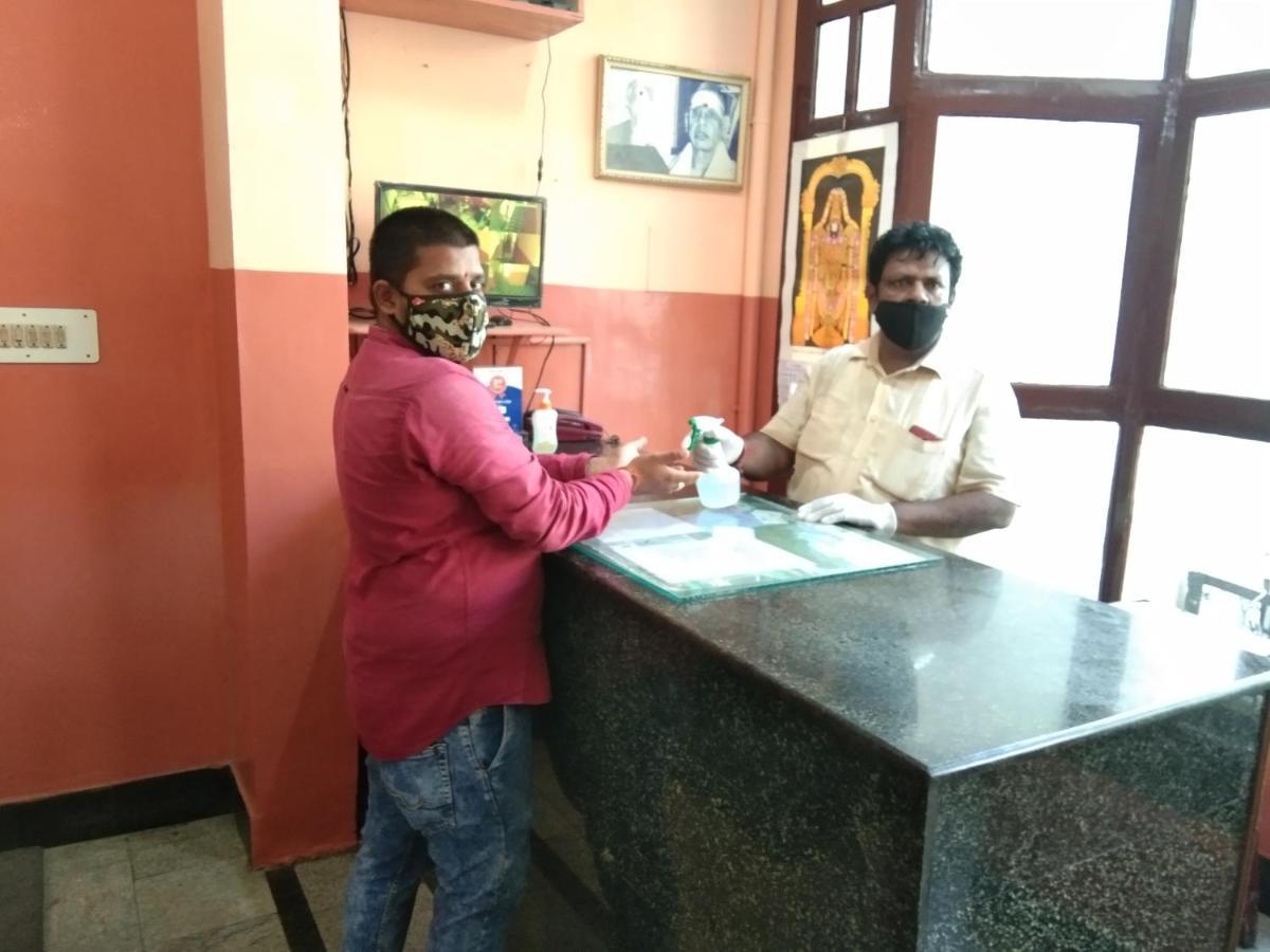 Hotel Sriram Lodge Tirupati Exteriér fotografie